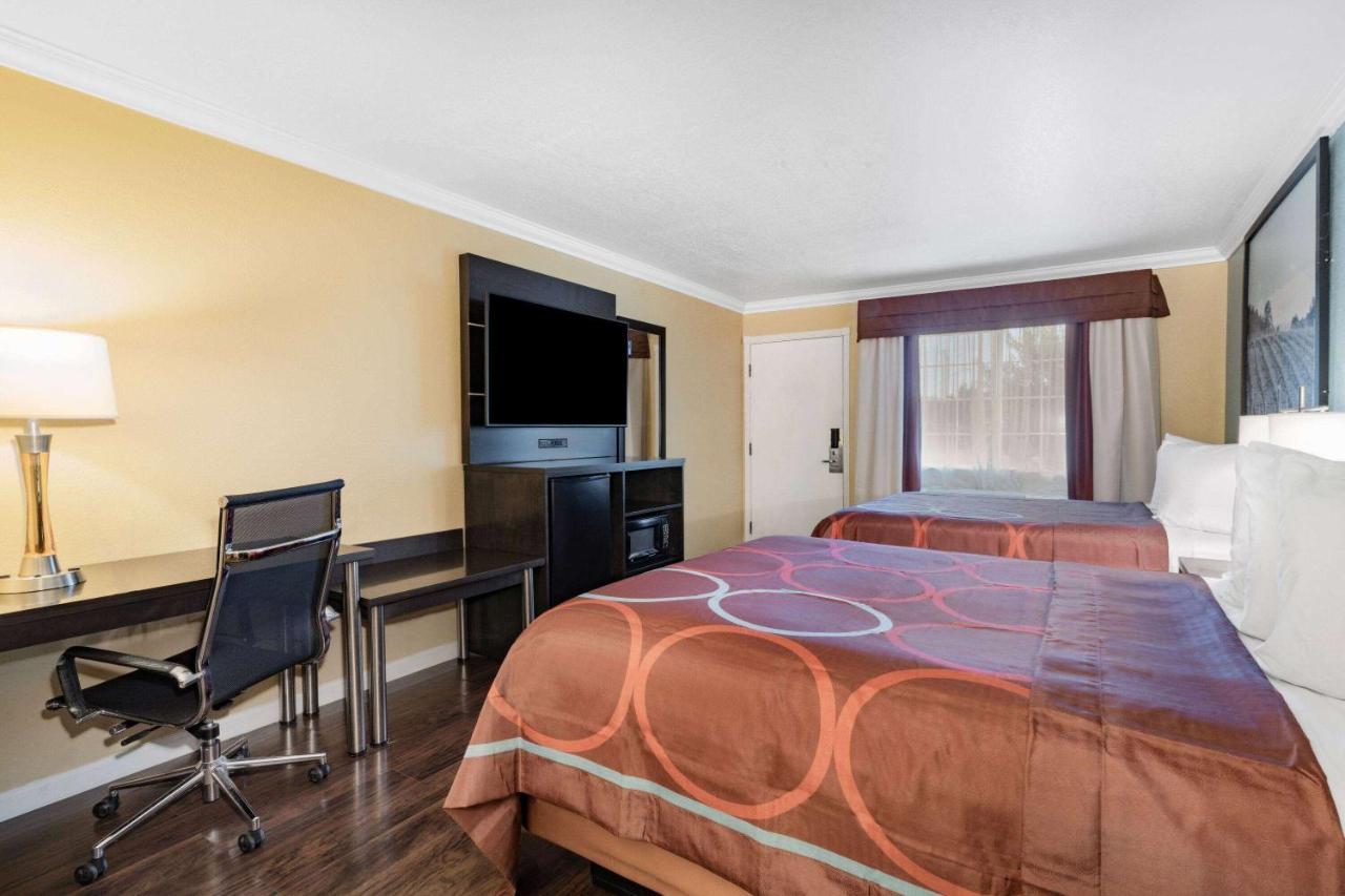 Super 8 Ukiah By Wyndham Εξωτερικό φωτογραφία